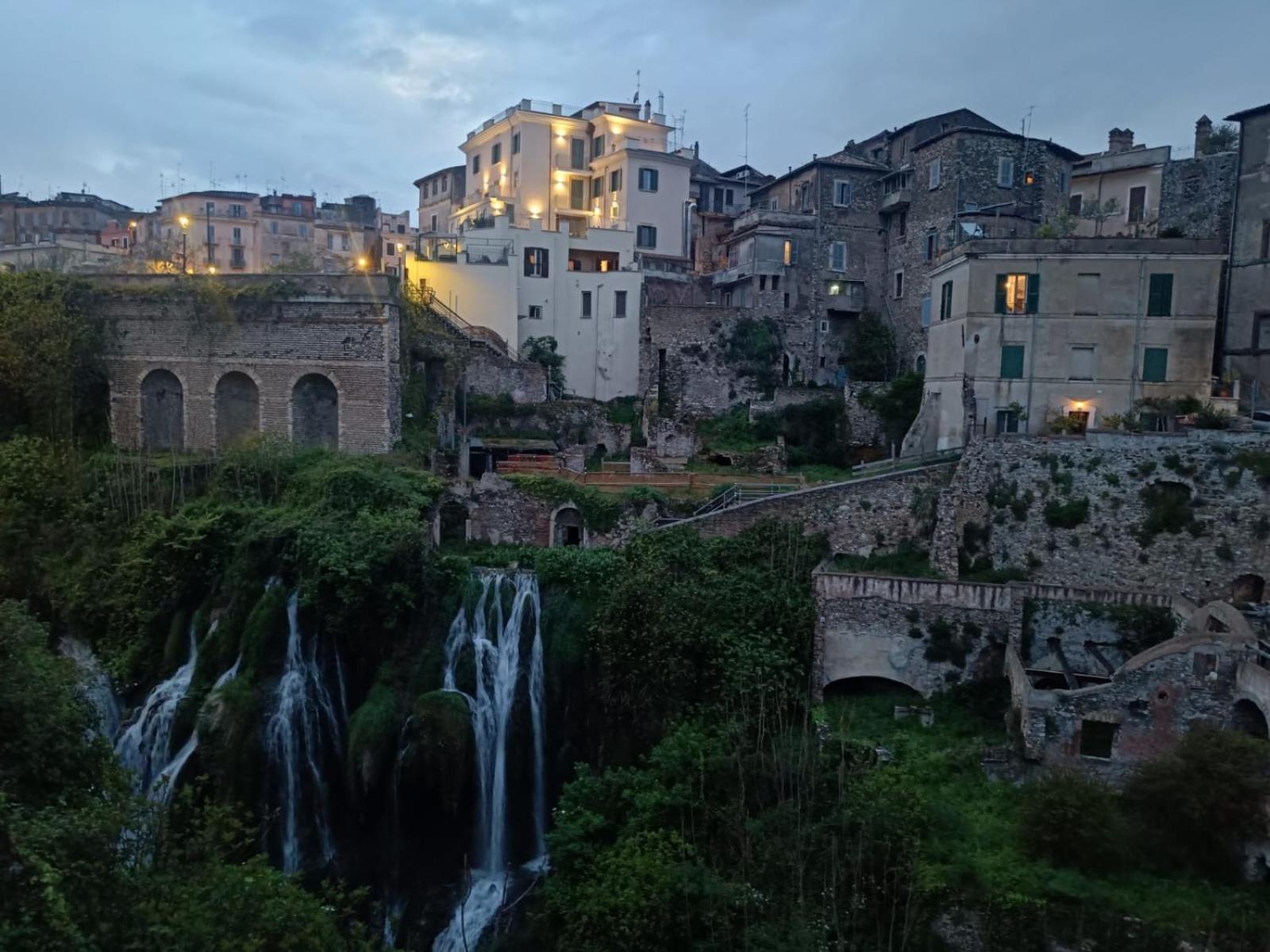 Romantic Stay In 티볼리 외부 사진